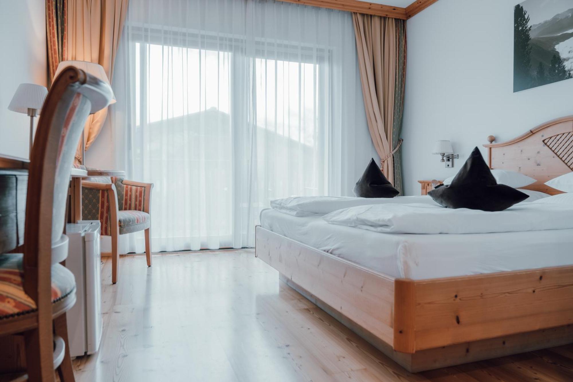 Residence Hotel Alpinum Campo Tures Exterior photo